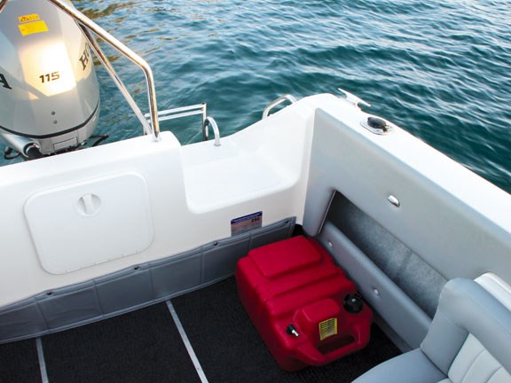 TAB195_Challenger595se_5.jpg