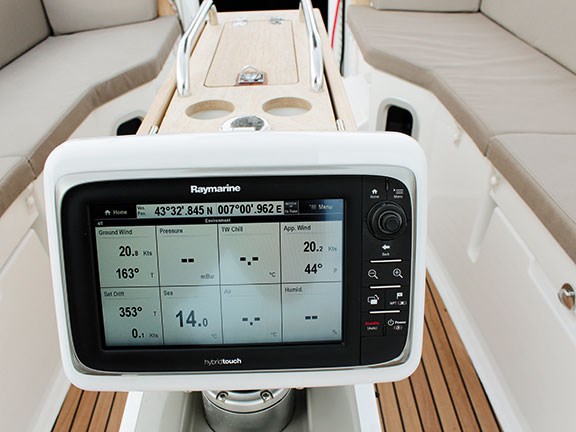 Jeanneau Sun Odyssey 41 Deck Saloon