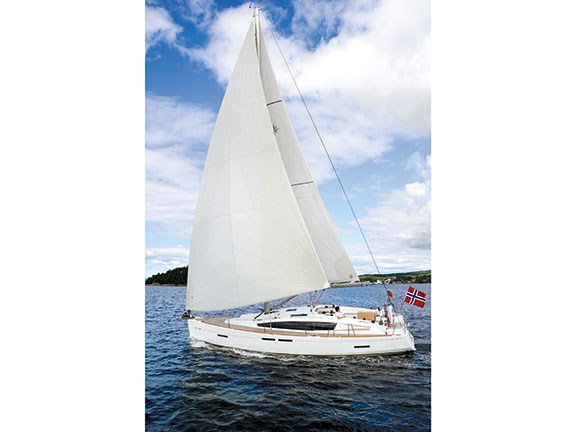 Jeanneau Sun Odyssey 41 Deck Saloon