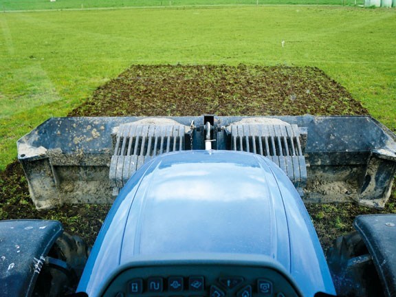 New Holland T6080 Elite tractor visibility