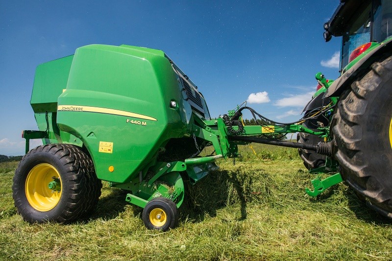New John Deere F440M round baler A