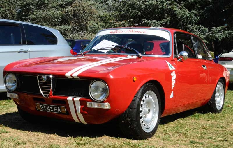 Auto Italia: Alfa Romeo 105