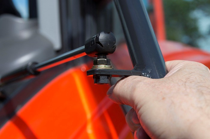 Kioti PX1002 Cabin tractor 3