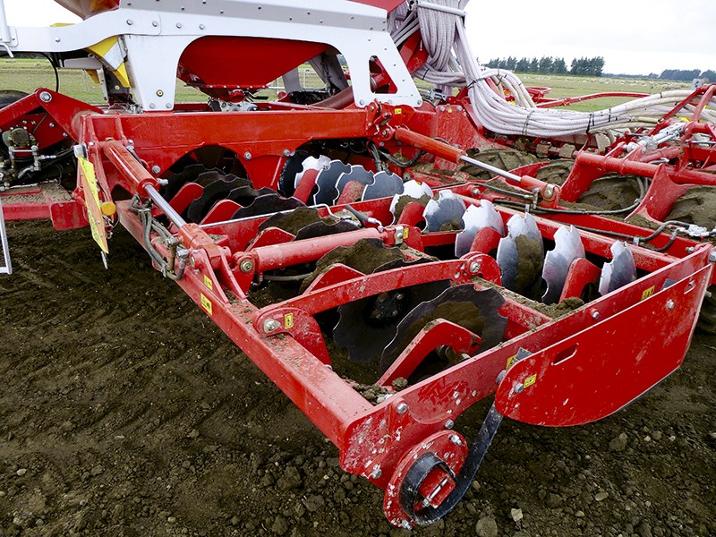 Pottinger Terrasem C6 seed drill 3