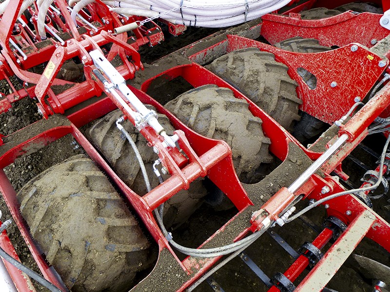 Pottinger Terrasem C6 seed drill 7