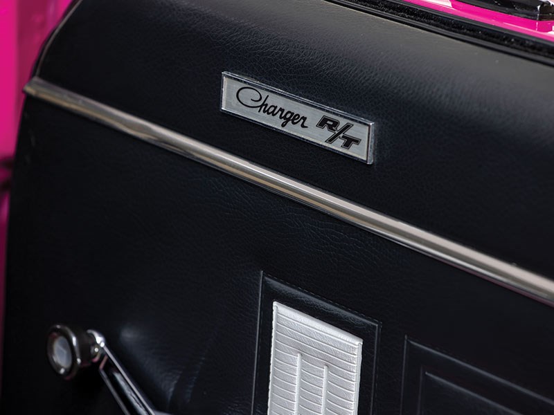 charger doortrim 2