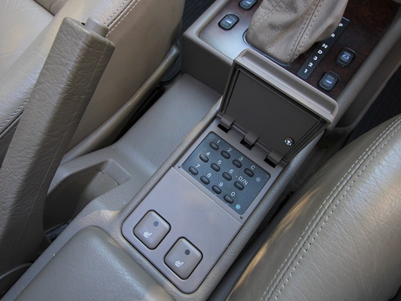 peugeot 605 console