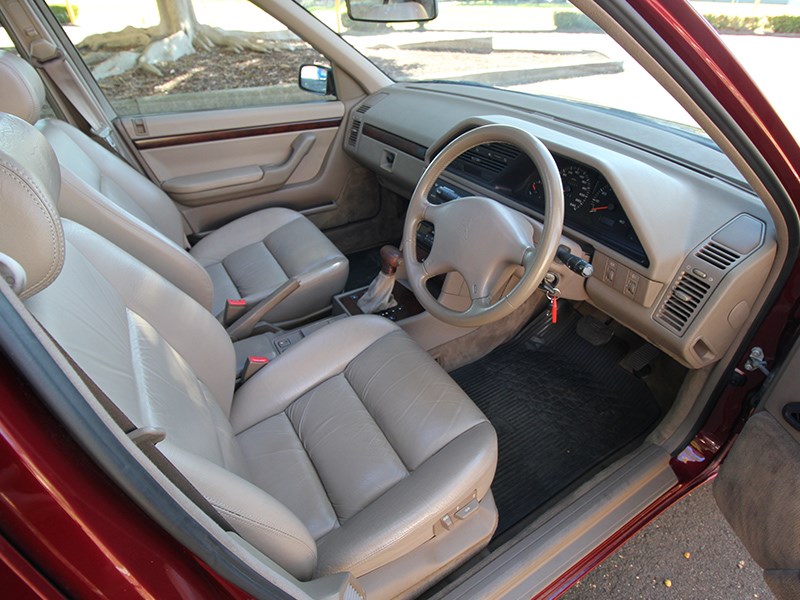 peugeot 605 interior 1