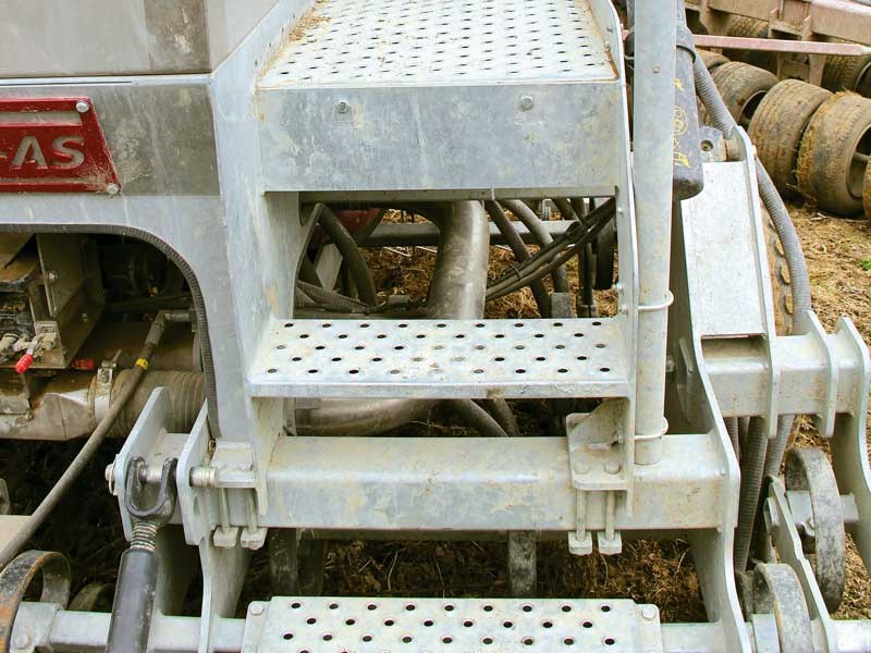 Test: Taege 3M air seeder