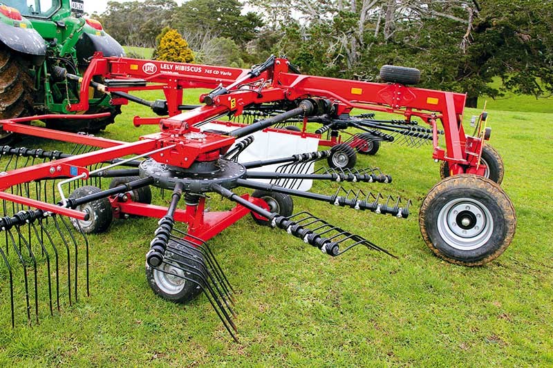 Lely Hibiscus 745 CD Vario rake review