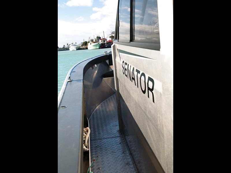Senator Typhoon 950 09