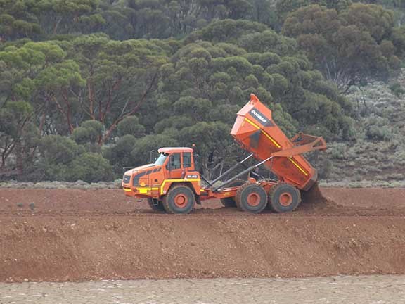 Doosan DA40 articulated dump truck tipping load