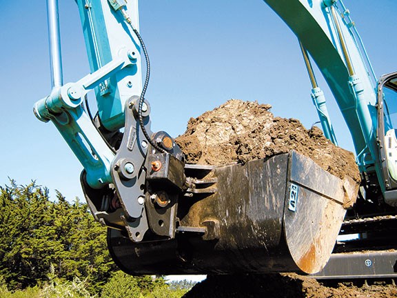 The Dromone hitch and Elite tilt bucket are a good combination.