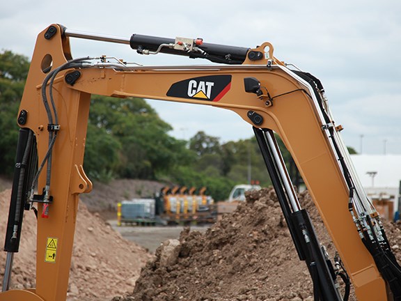 The hydraulics and auxiliary lines have been redesigned and upgraded.