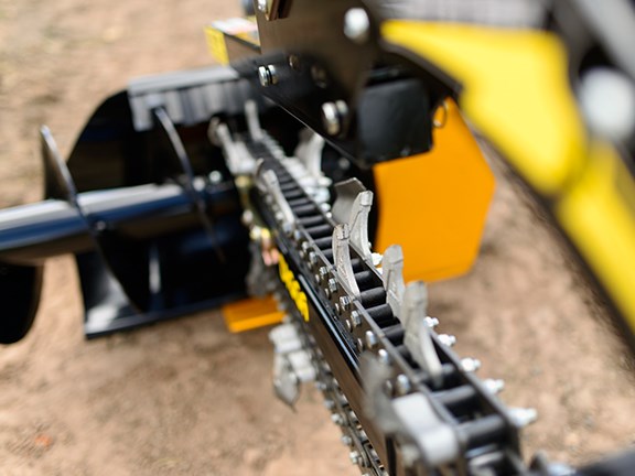 Three optional chains are available for totally different soil conditions.