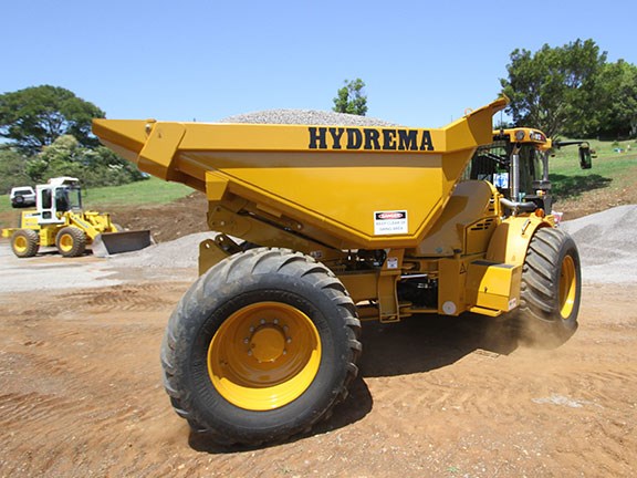 The articulated Hydrema 912ES and HM models feel very stable on the job.