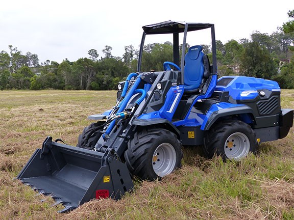 MultiOne 10.8 mini loader