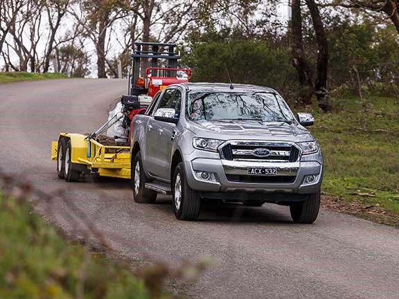 Ford Ranger ute towing tools downhill