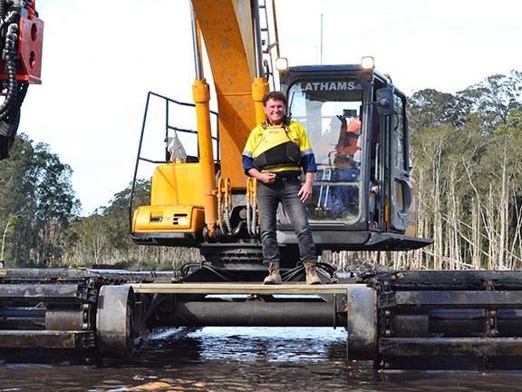 Ron Horner couldn’t wait to demonstrate the capabilities of the Zhenyu ZY210SD4 floating excavator.