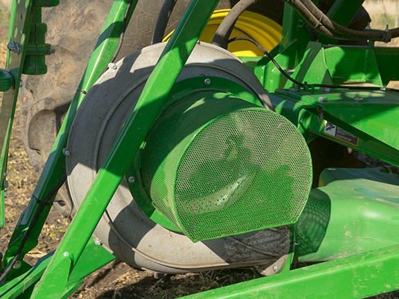 The John Deere 1910 Air Cart hydraulic motor