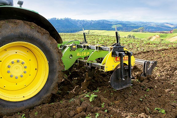 Sweeping legs on the ALCE-P can rip and loosen soil down to 600mm