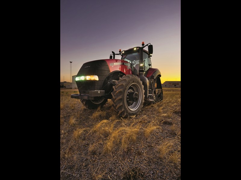 10 CaseIH Magnum Rowtrac 380 lightingjpg