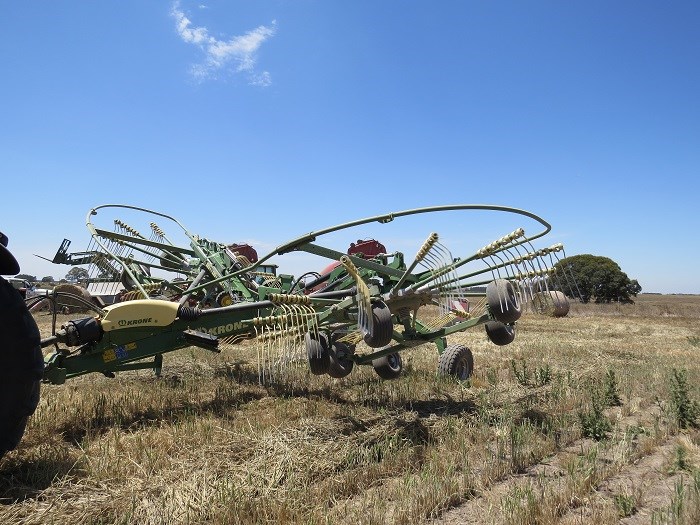 1895 Krone Swadro TC 880 Plus hay rake 3