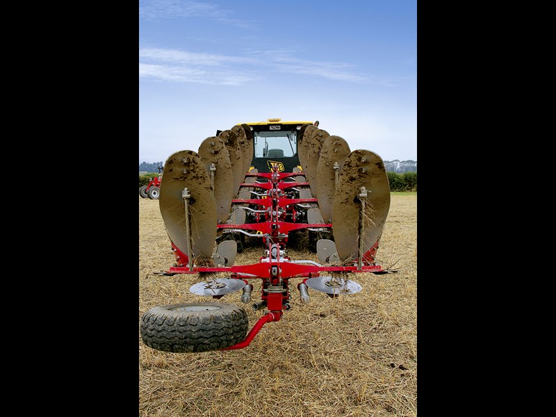 3147 Agrolux HRWT 5785 plough