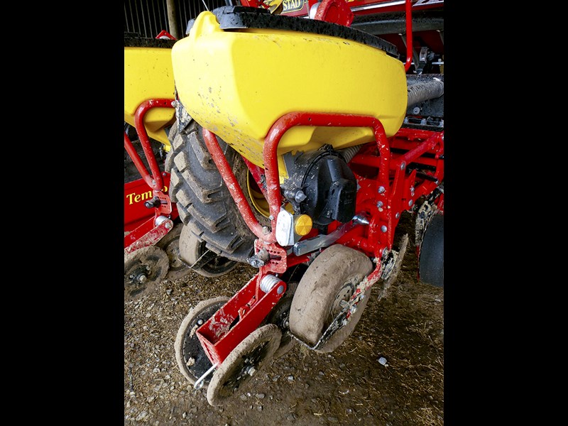 49 Vaderstad Tempo TPF8 hopper