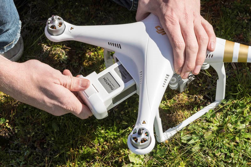 DJI Phantom 3 drone LiPo S4 9439