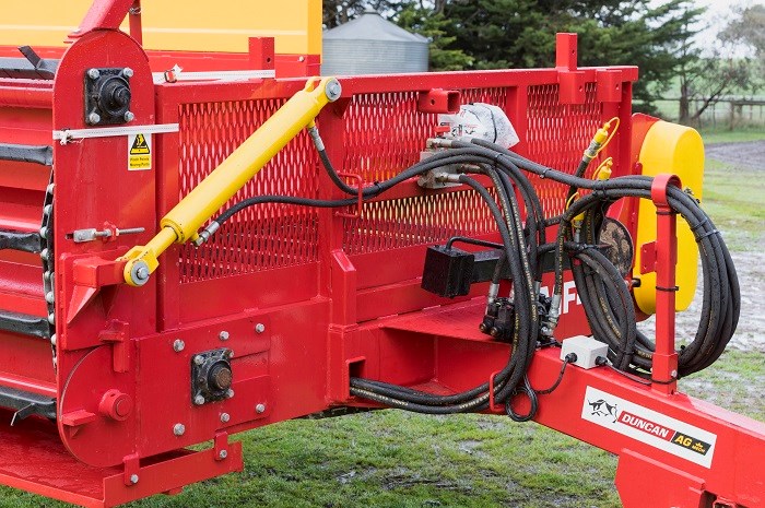 Duncan Ag Multi Plus feeder hydraulic ram 8459