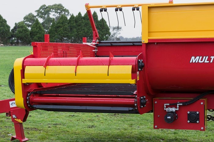 Duncan Ag Multi Plus feeder shredder 8450