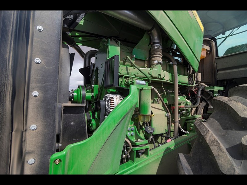 John Deere 9410R tractor enginejpg