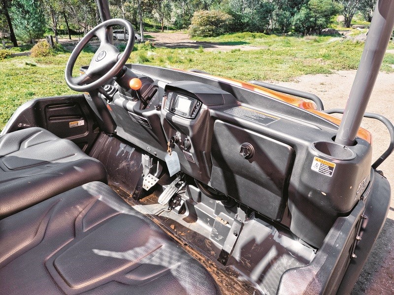 KUBOTA RTV X1120D Cab 2