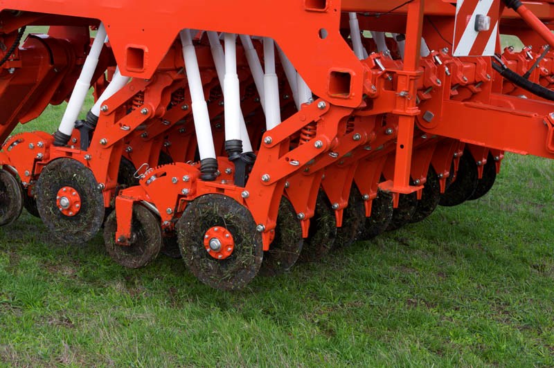 Kuhn SDE 3000 seed drill delivery tube 3757