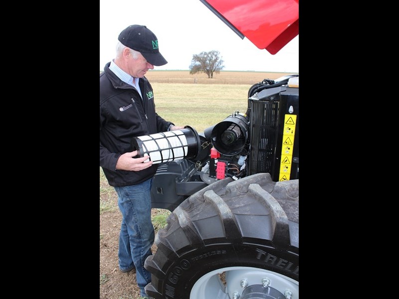 MF Global series 4708 tractor air filter 0523