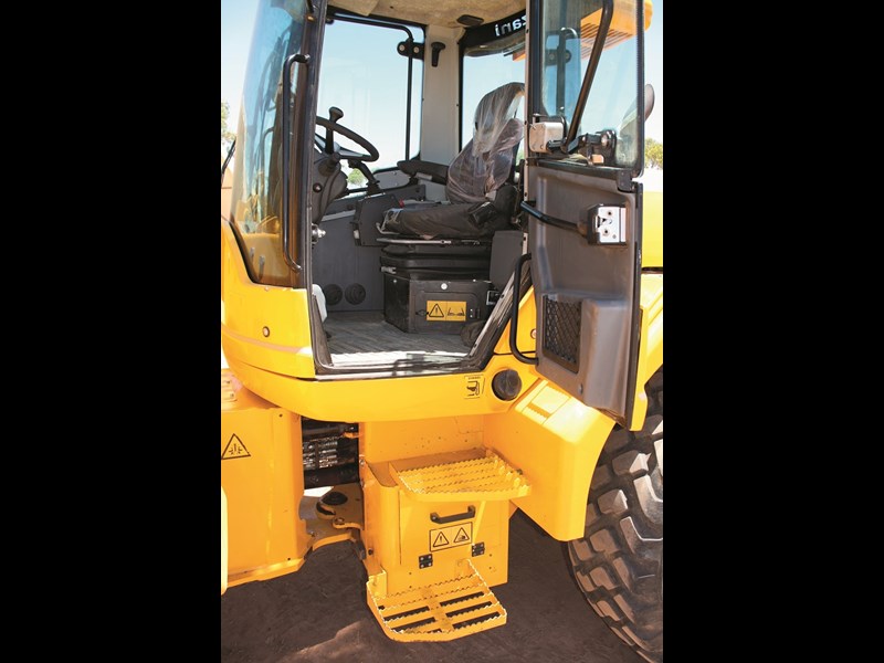 Palazzani PT192 teleloader5 cab
