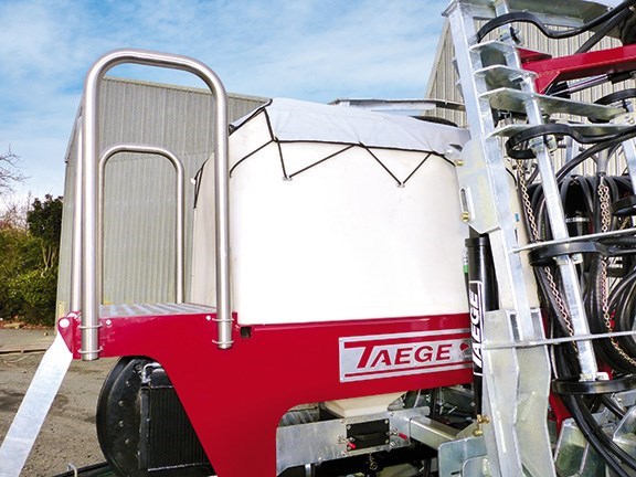 Taege 6m air seeder hopper