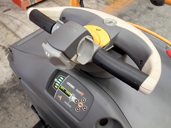 Crown MPC 3000 forklift half-circle steering wheel.