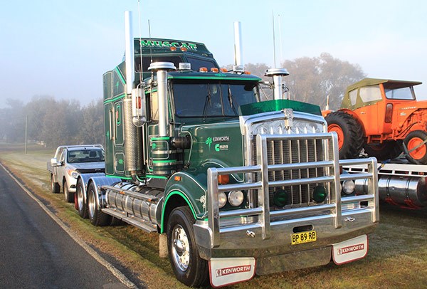 Hume Highway Reunion Dinner Sylvias Gap Road Run TradeTrucks22