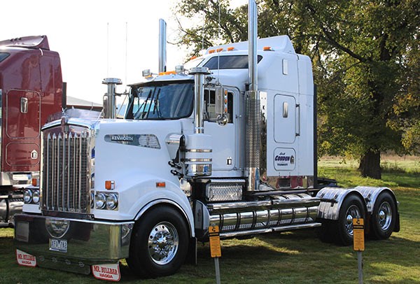 Hume Highway Reunion Dinner Sylvias Gap Road Run TradeTrucks25