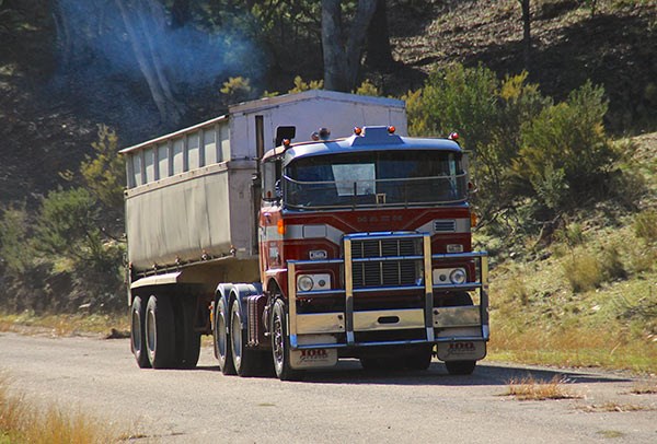 Hume Highway Reunion Dinner Sylvias Gap Road Run TradeTrucks31