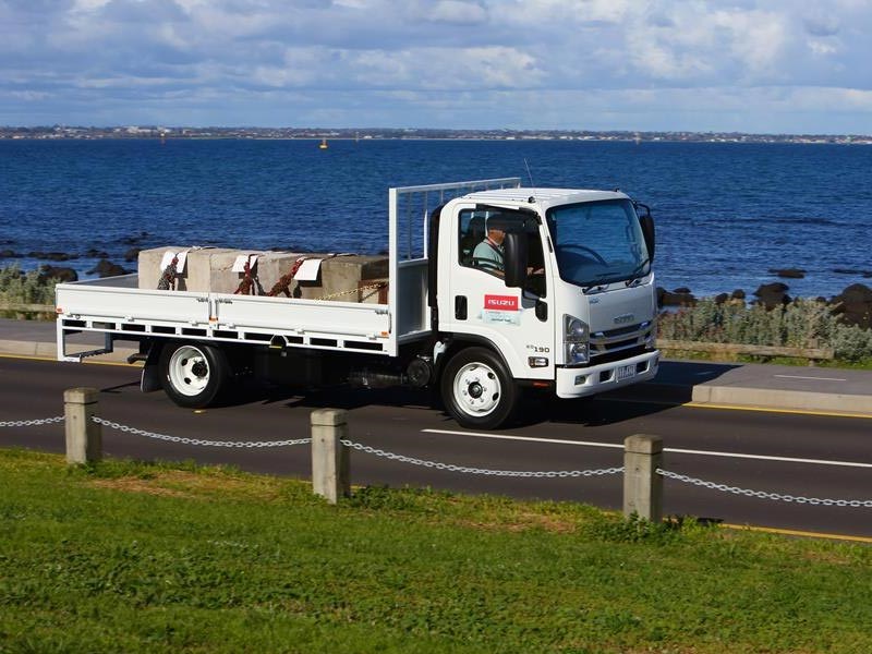 Isuzu N Series 2016 Update TC AMT Humphries TradeTrucks2