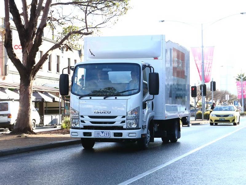 Isuzu N Series 2016 Update TC AMT Humphries TradeTrucks4