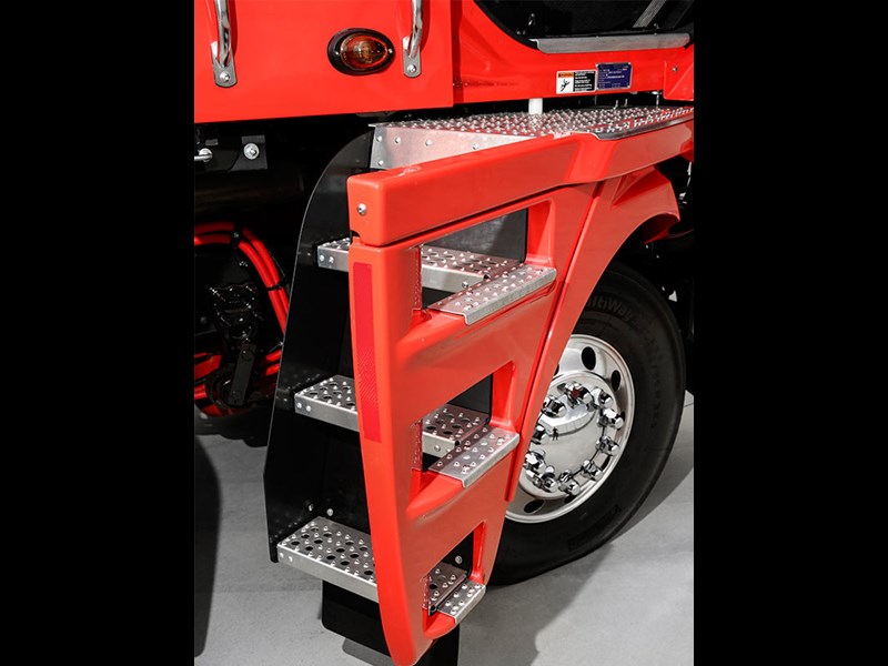 freightliner argosy test drive daimler trade trucks cab entry