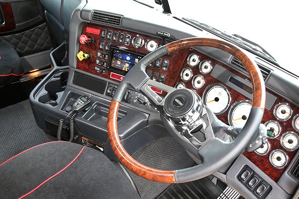 freightliner argosy test drive daimler trade trucks cab