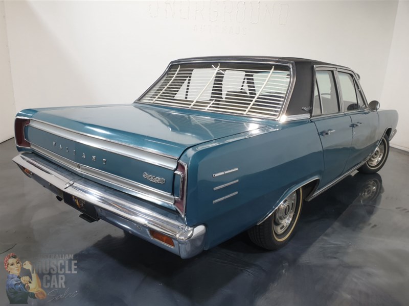Chrysler VIP rear side
