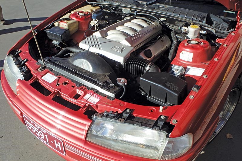 holden commodore vn ss engine bay
