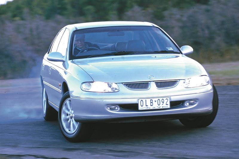 holden vt commodore 2