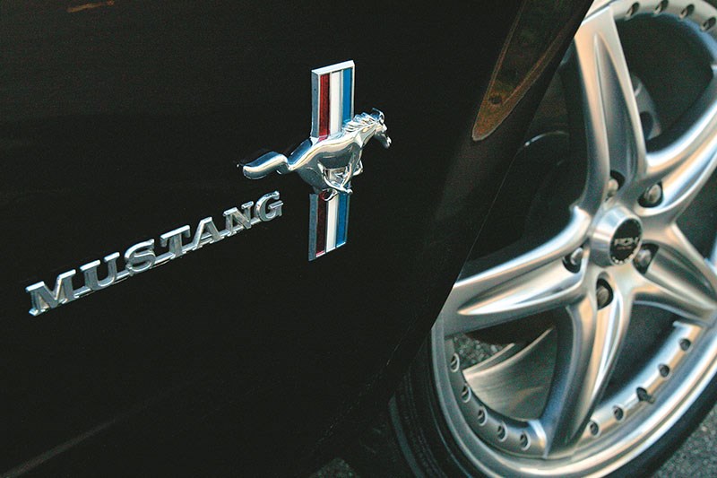 ford mustang wheel
